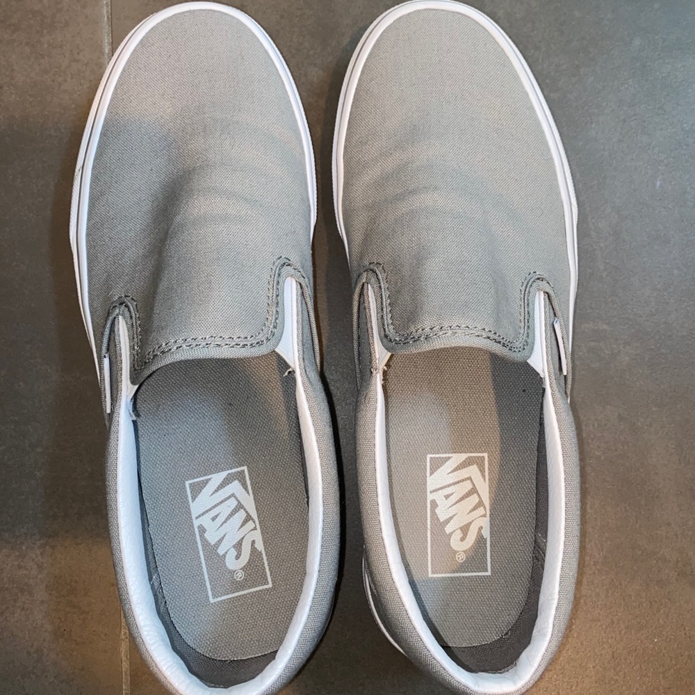 only worn one VANS!! perfect condition.